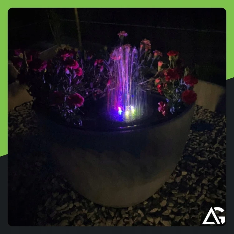 FONTANNA-SOLARNA-OGRODOWA-SWIECACA-RGB-LED-PLYWAJACA-DO-OCZKA-WODNEGO-18CM-Waga-produktu-z-opakowaniem-jednostkowym-0-4-kg.jpg
